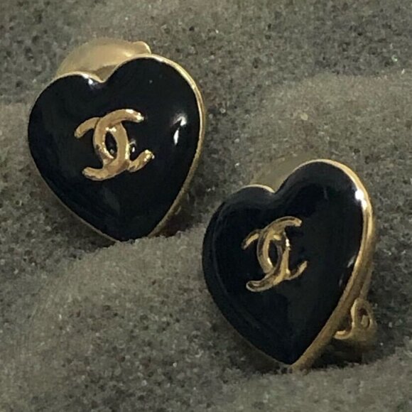 CHANEL CC Logos Black Heart Clip-On Earrings Gold Tone 04A Auth w/Box #5309 - Picture 2 of 8